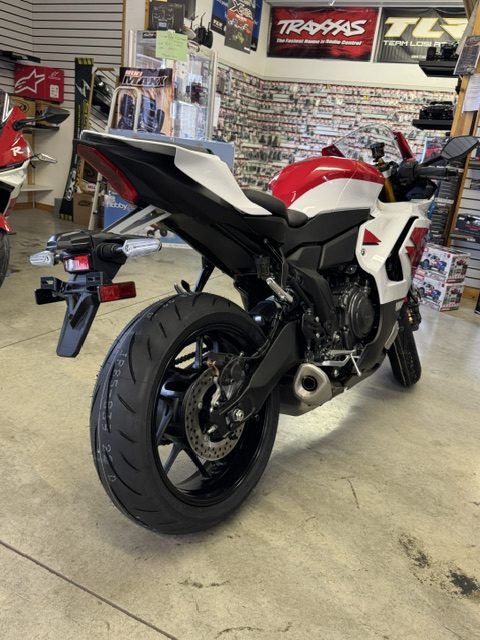 2026 YAMAHA yzf-r7 sport bike 70th anniversary edition brand new!-$9,699 - Image 4